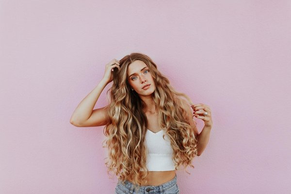 Comment adapter sa coiffure à sa morphologie et à son style vestimentaire ?