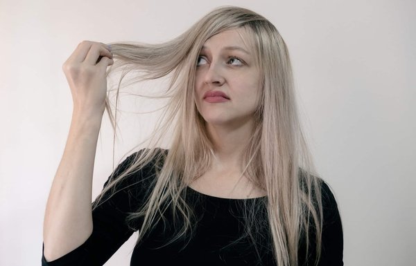 Comment traiter et prévenir les problèmes de cheveux comme les pellicules, la chute ou les poux ?
