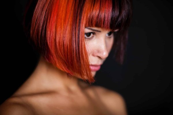 Les techniques de coloration et de décoloration pour changer de couleur de cheveux
